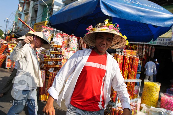 Những khuôn hình đậm chất Tết ở Sài Gòn 12